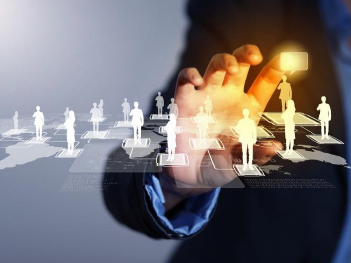 Framework Thinking: A Helpful Approach to Solving Problems 24 Framework Thinking. 1-Hour Guide by Anil Nathoo.